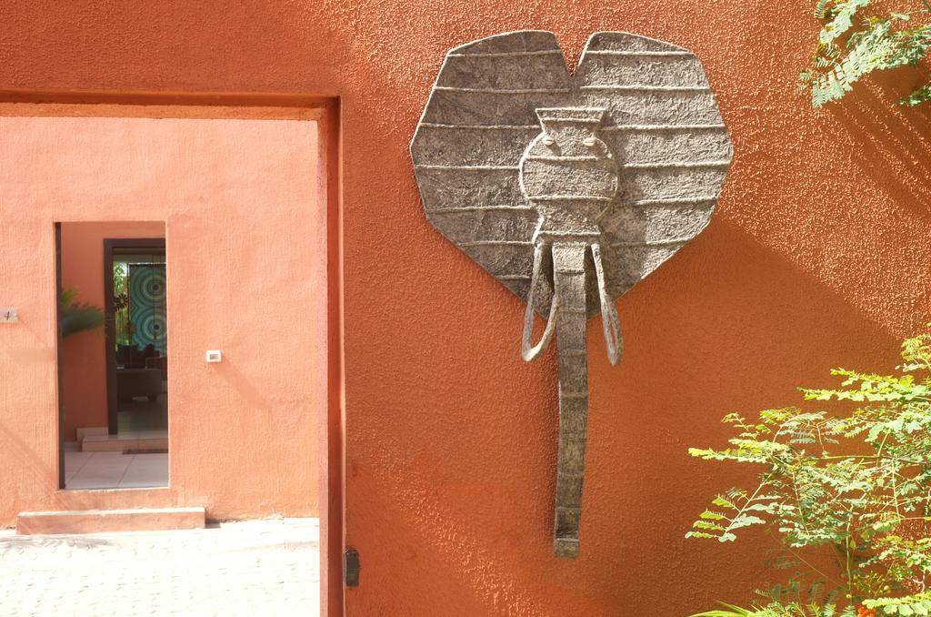 Hotel Maison Rouge Cotonou Exterior photo